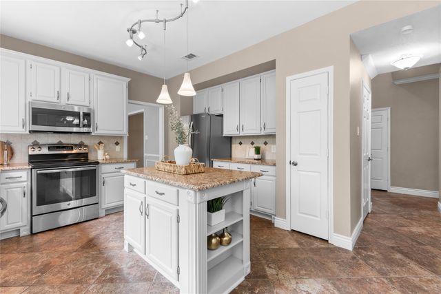 3233 Shady Glen Drive, Grapevine, TX 76051