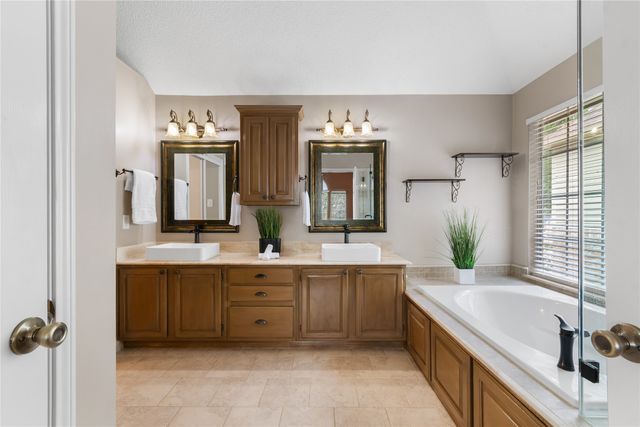 3233 Shady Glen Drive, Grapevine, TX 76051
