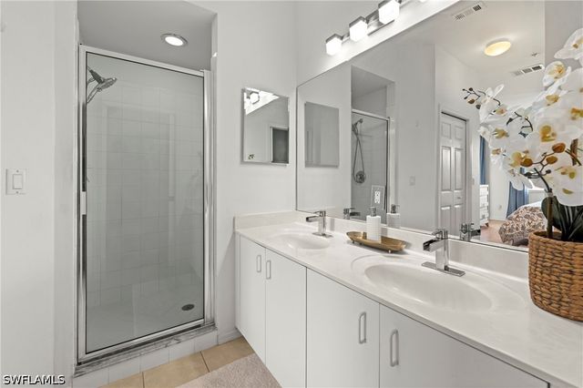 2310 Carrington CT 203, Naples, FL 34109