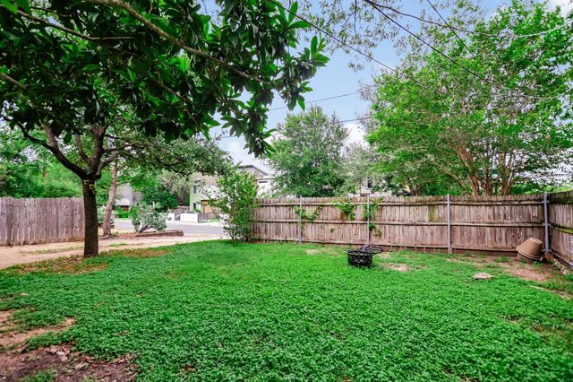 800 W Monroe ST, Austin, TX 78704