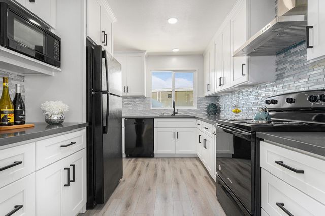 30 Palm dr 30, Union City, CA 94587