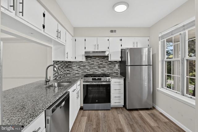 707-A SEDGEFIELD DR, Mount Laurel, NJ 08054