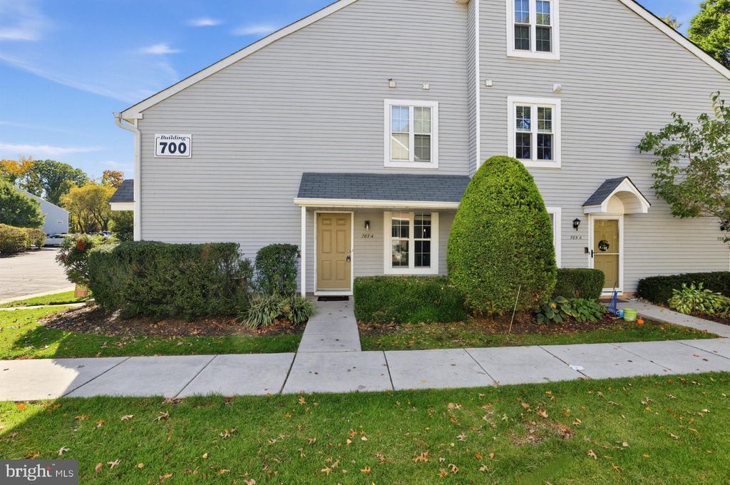 707-A SEDGEFIELD DR, Mount Laurel, NJ 08054