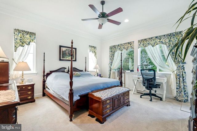 213 GREBE DR, Lake Frederick, VA 22630