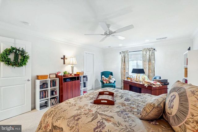 213 GREBE DR, Lake Frederick, VA 22630