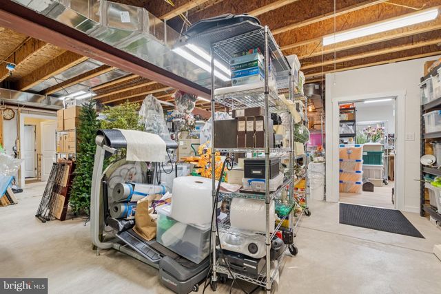 213 GREBE DR, Lake Frederick, VA 22630