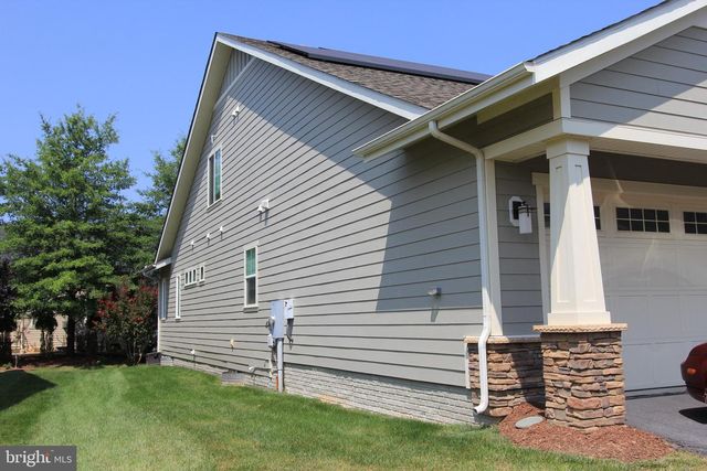 213 GREBE DR, Lake Frederick, VA 22630