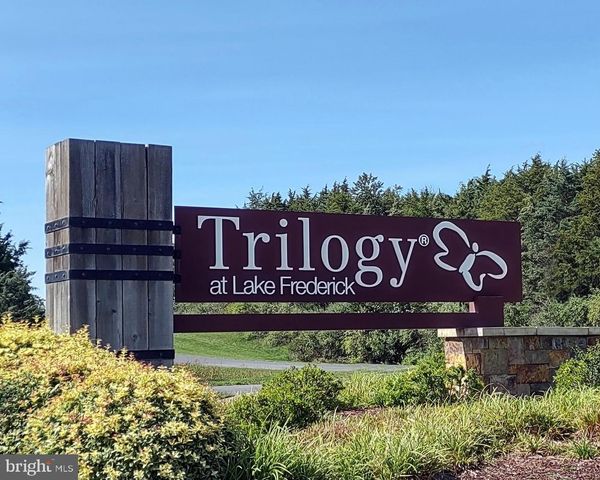 213 GREBE DR, Lake Frederick, VA 22630