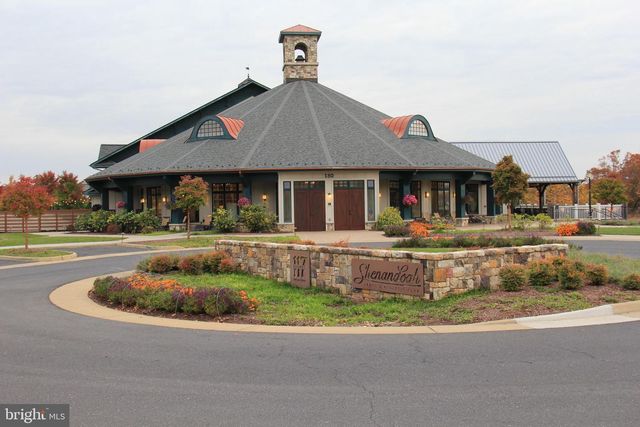 213 GREBE DR, Lake Frederick, VA 22630