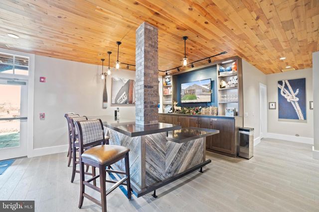 213 GREBE DR, Lake Frederick, VA 22630