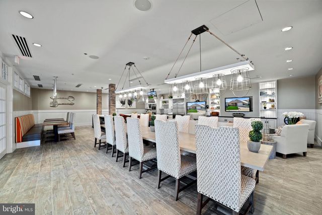 213 GREBE DR, Lake Frederick, VA 22630