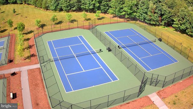 213 GREBE DR, Lake Frederick, VA 22630