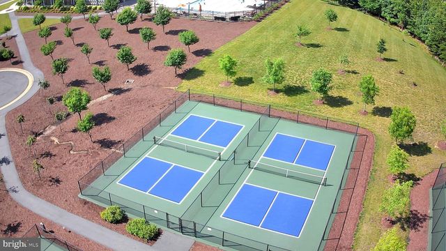 213 GREBE DR, Lake Frederick, VA 22630