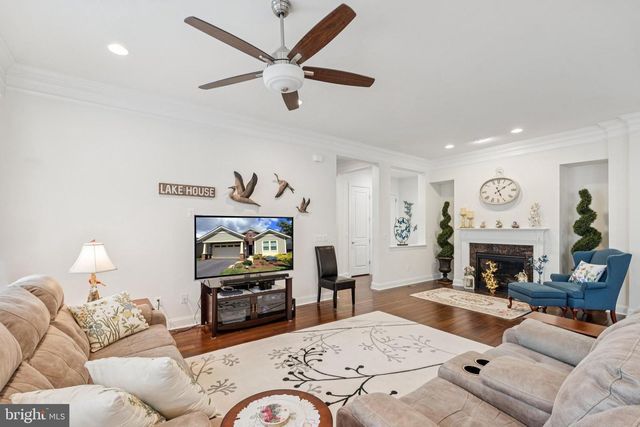 213 GREBE DR, Lake Frederick, VA 22630