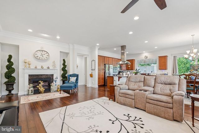 213 GREBE DR, Lake Frederick, VA 22630