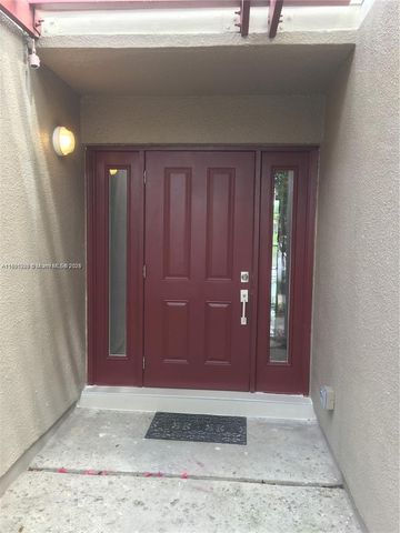 10951 N Lakeview Dr 10951, Pembroke Pines, FL 33026
