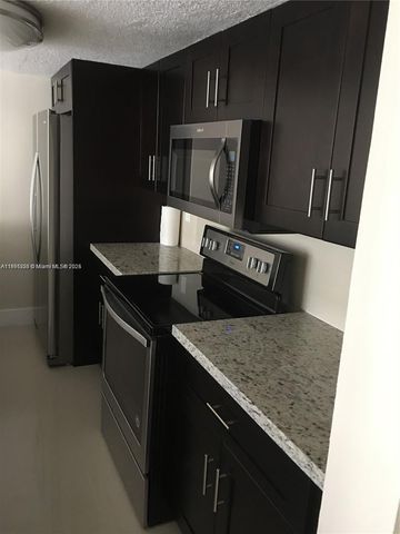 10951 N Lakeview Dr 10951, Pembroke Pines, FL 33026