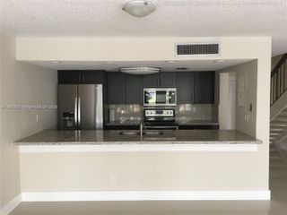 10951 N Lakeview Dr 10951, Pembroke Pines, FL 33026
