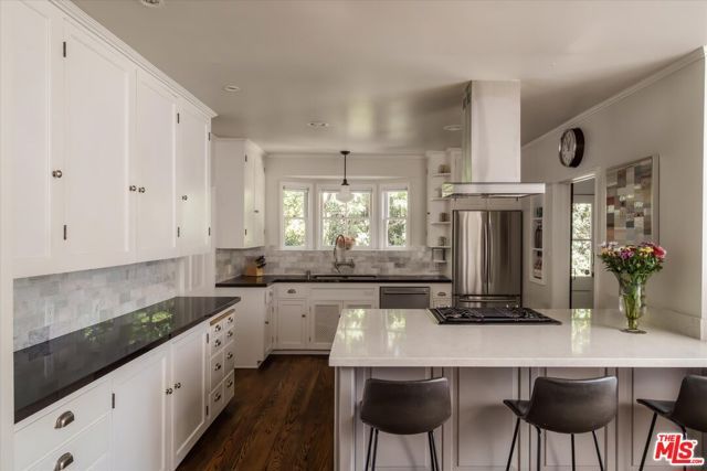 1624 Hillcrest Avenue, Glendale, CA 91202