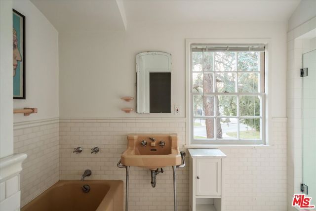 1624 Hillcrest Avenue, Glendale, CA 91202