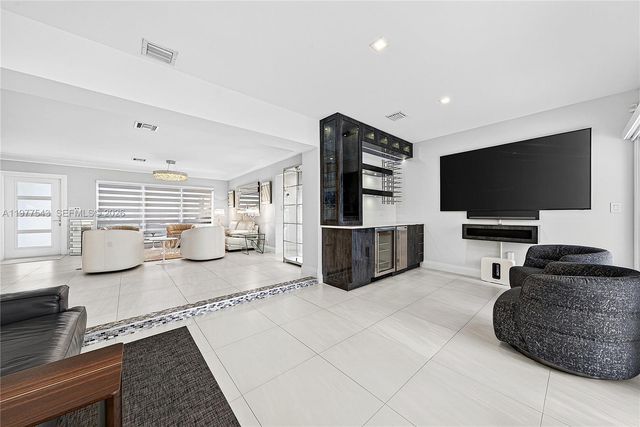 3465 NE 31st Ave, Lighthouse Point, FL 33064