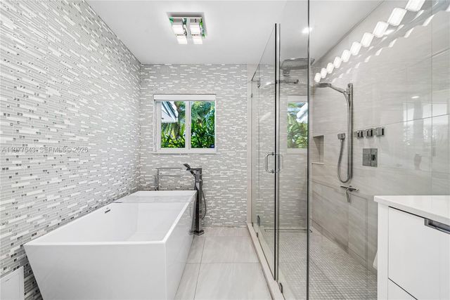 3465 NE 31st Ave, Lighthouse Point, FL 33064