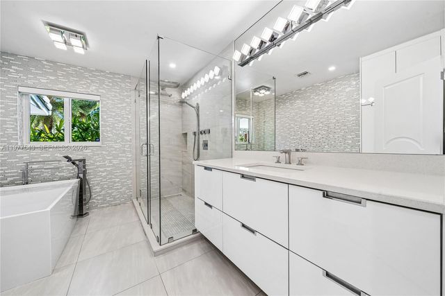 3465 NE 31st Ave, Lighthouse Point, FL 33064