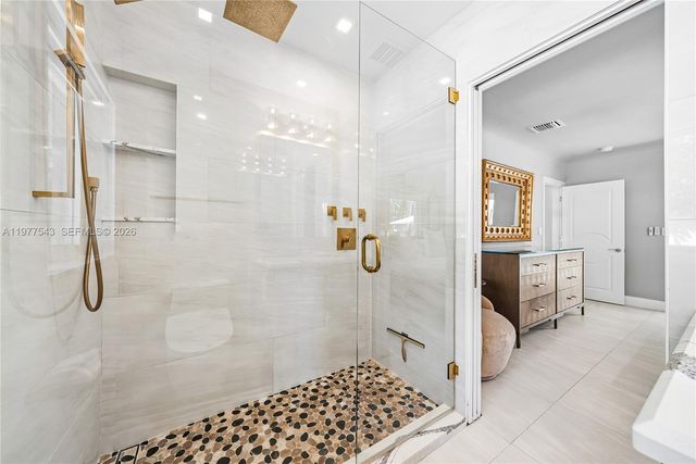 3465 NE 31st Ave, Lighthouse Point, FL 33064