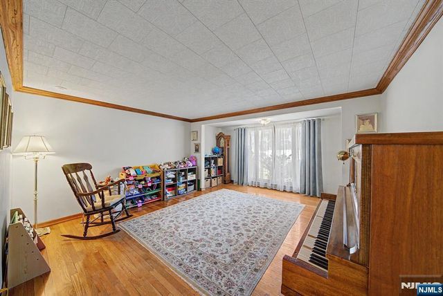 131 18th Avenue, Elmwood Park, NJ 07407