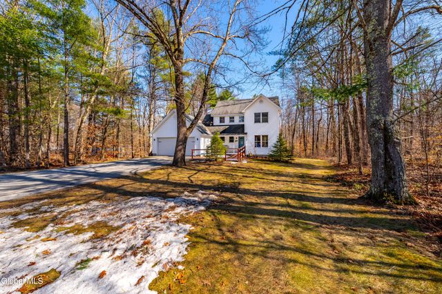 4 Wallingford Court, Moreau, NY 12831