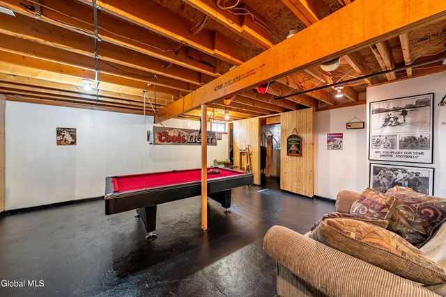 4 Wallingford Court, Moreau, NY 12831