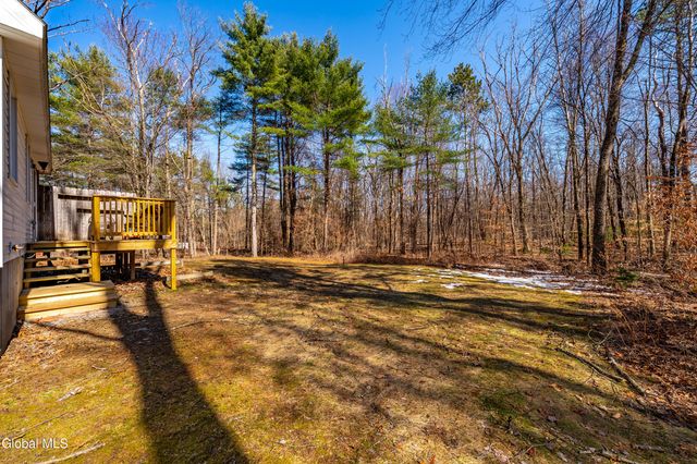 4 Wallingford Court, Moreau, NY 12831