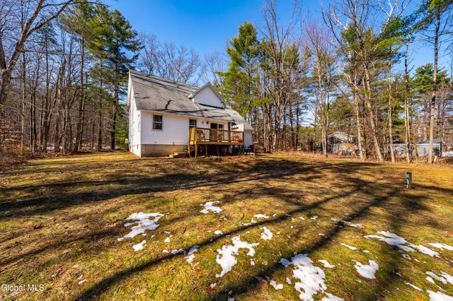 4 Wallingford Court, Moreau, NY 12831