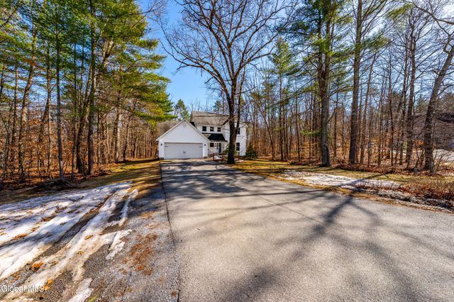 4 Wallingford Court, Moreau, NY 12831