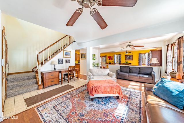 4 Wallingford Court, Moreau, NY 12831