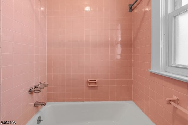 84 2nd Ave, Raritan Boro, NJ 08869