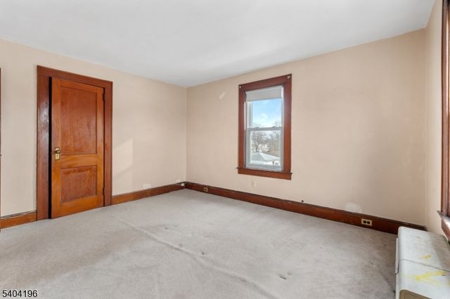 84 2nd Ave, Raritan Boro, NJ 08869