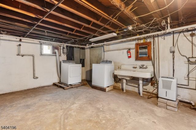 84 2nd Ave, Raritan Boro, NJ 08869