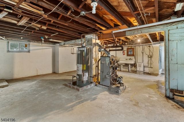 84 2nd Ave, Raritan Boro, NJ 08869