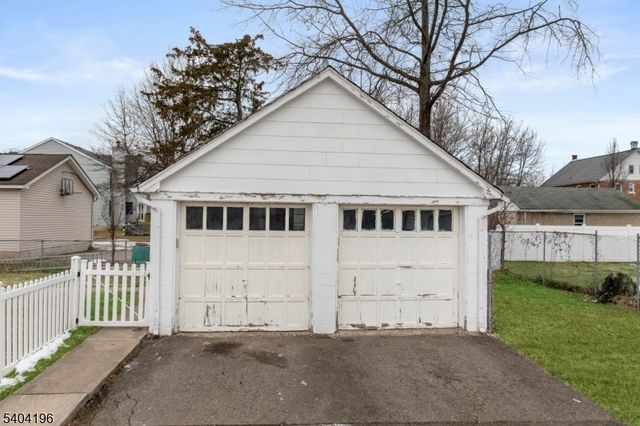 84 2nd Ave, Raritan Boro, NJ 08869