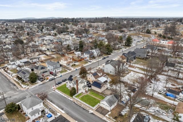 84 2nd Ave, Raritan Boro, NJ 08869