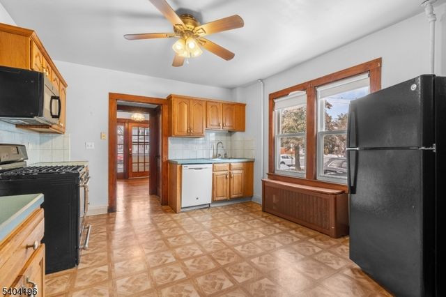 84 2nd Ave, Raritan Boro, NJ 08869