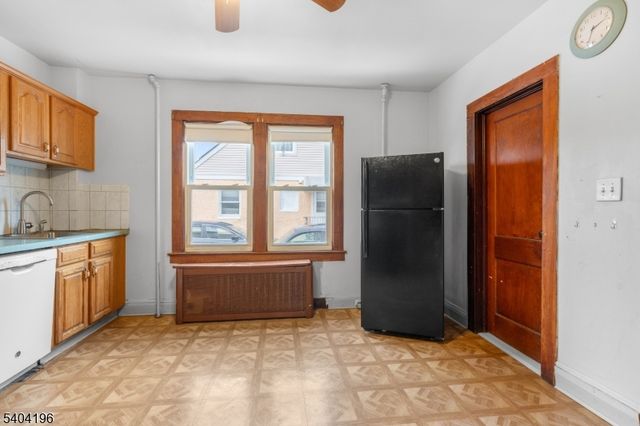 84 2nd Ave, Raritan Boro, NJ 08869