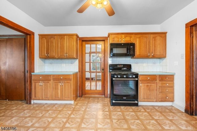 84 2nd Ave, Raritan Boro, NJ 08869