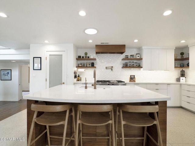 690 Valley Vista Drive, Camarillo, CA 93010