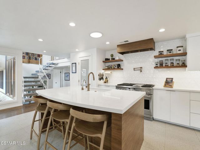 690 Valley Vista Drive, Camarillo, CA 93010