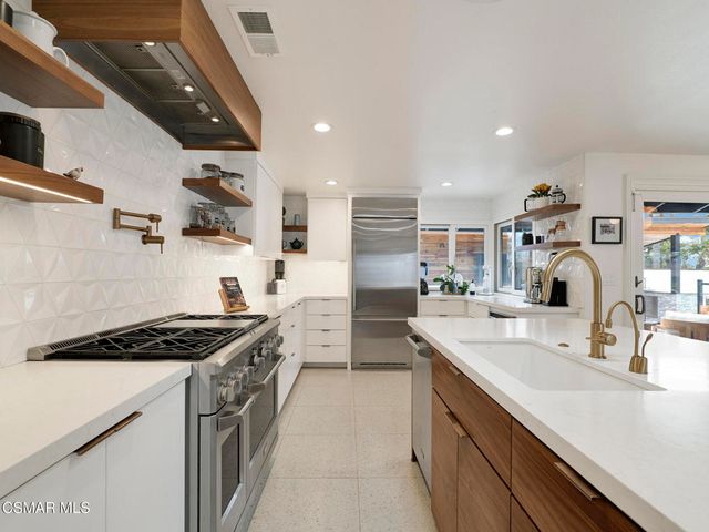 690 Valley Vista Drive, Camarillo, CA 93010