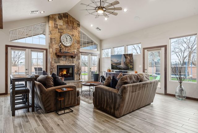 1 Crew Lane, Corrales, NM 87048