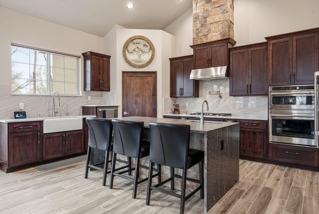 1 Crew Lane, Corrales, NM 87048