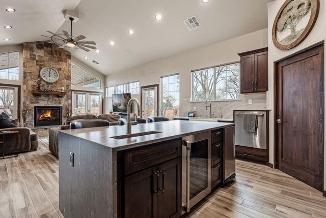 1 Crew Lane, Corrales, NM 87048